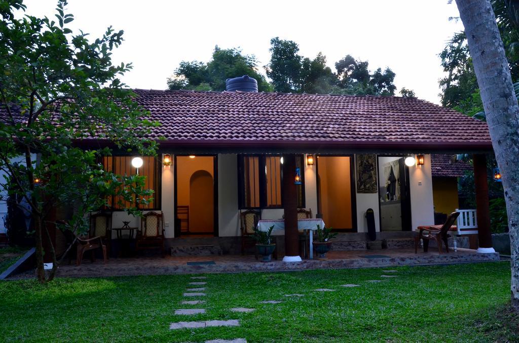 Aknara Rest Hotel Weligama Exterior photo